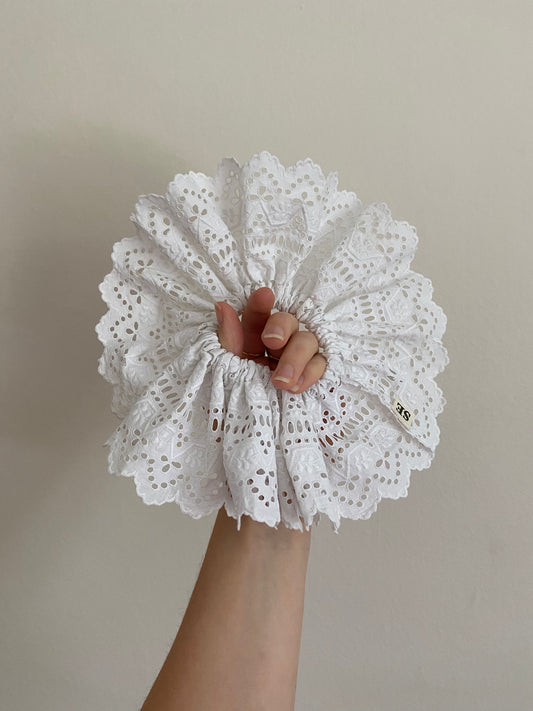 Broderie Anglaise White Scrunchie